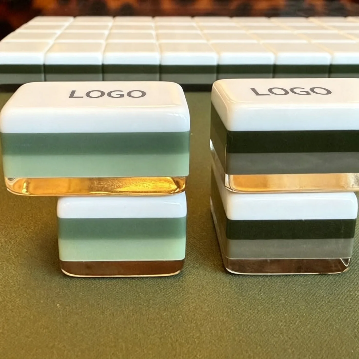Premium Three-Layer Acrylic US Mahjong Set Emerald detail